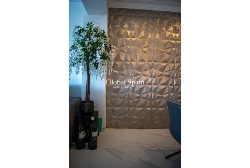 Resale - APARTMENT -
TORREVIEJA - Torrevieja Centro