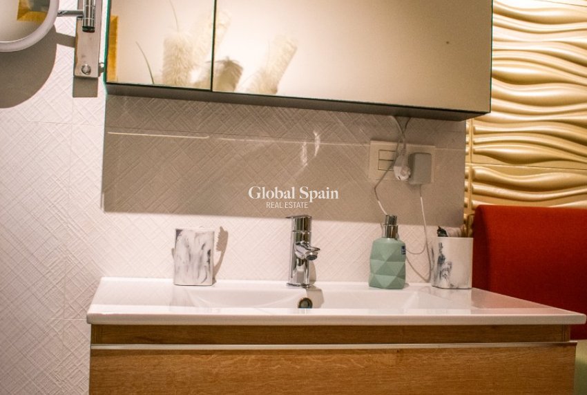 Resale - APARTMENT -
TORREVIEJA - Torrevieja Centro