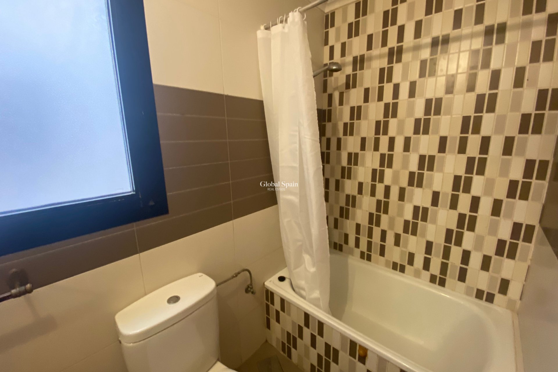 Resale - Apartment -
TORREVIEJA - Torrevieja Centro