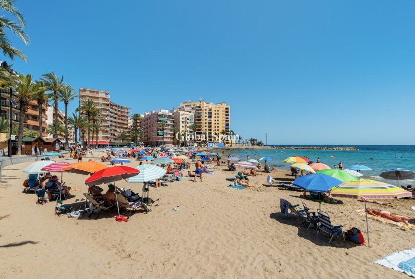 Resale - APARTMENT -
TORREVIEJA - Torrevieja