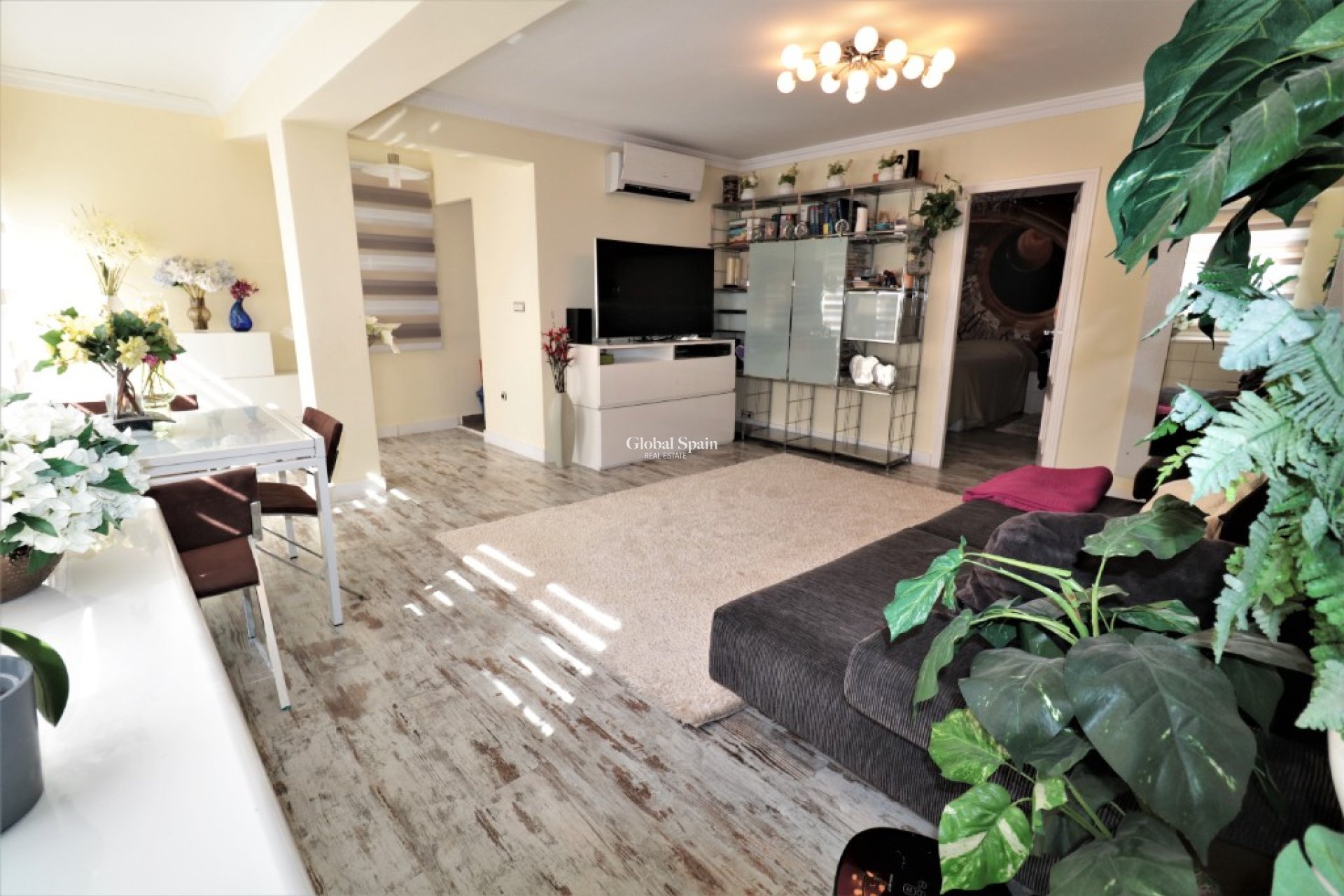 Resale - Apartment -
TORREVIEJA - Torrevieja