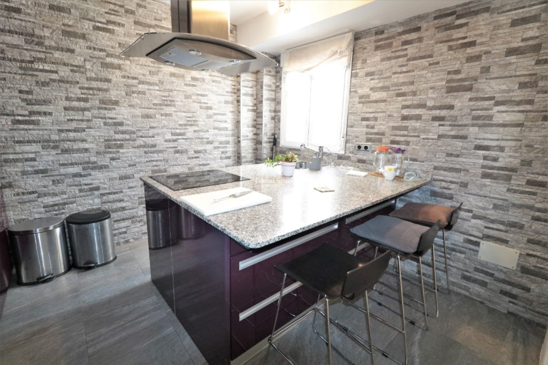 Resale - Apartment -
TORREVIEJA - Torrevieja