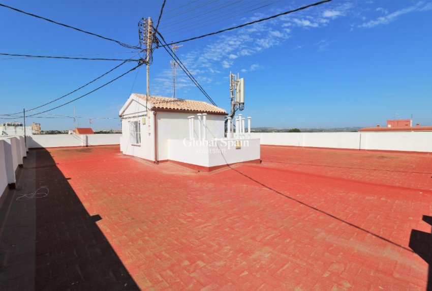 Resale - Apartment -
TORREVIEJA - Torrevieja