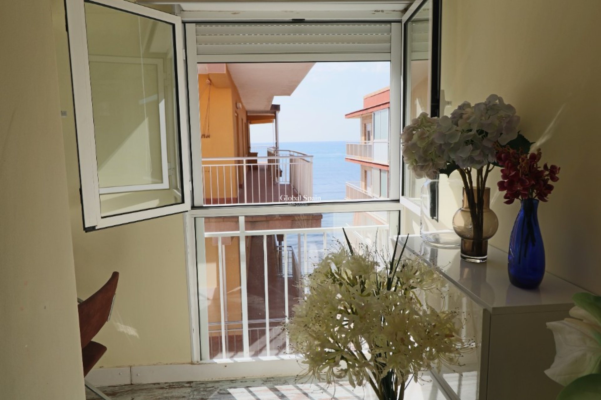 Resale - Apartment -
TORREVIEJA - Torrevieja