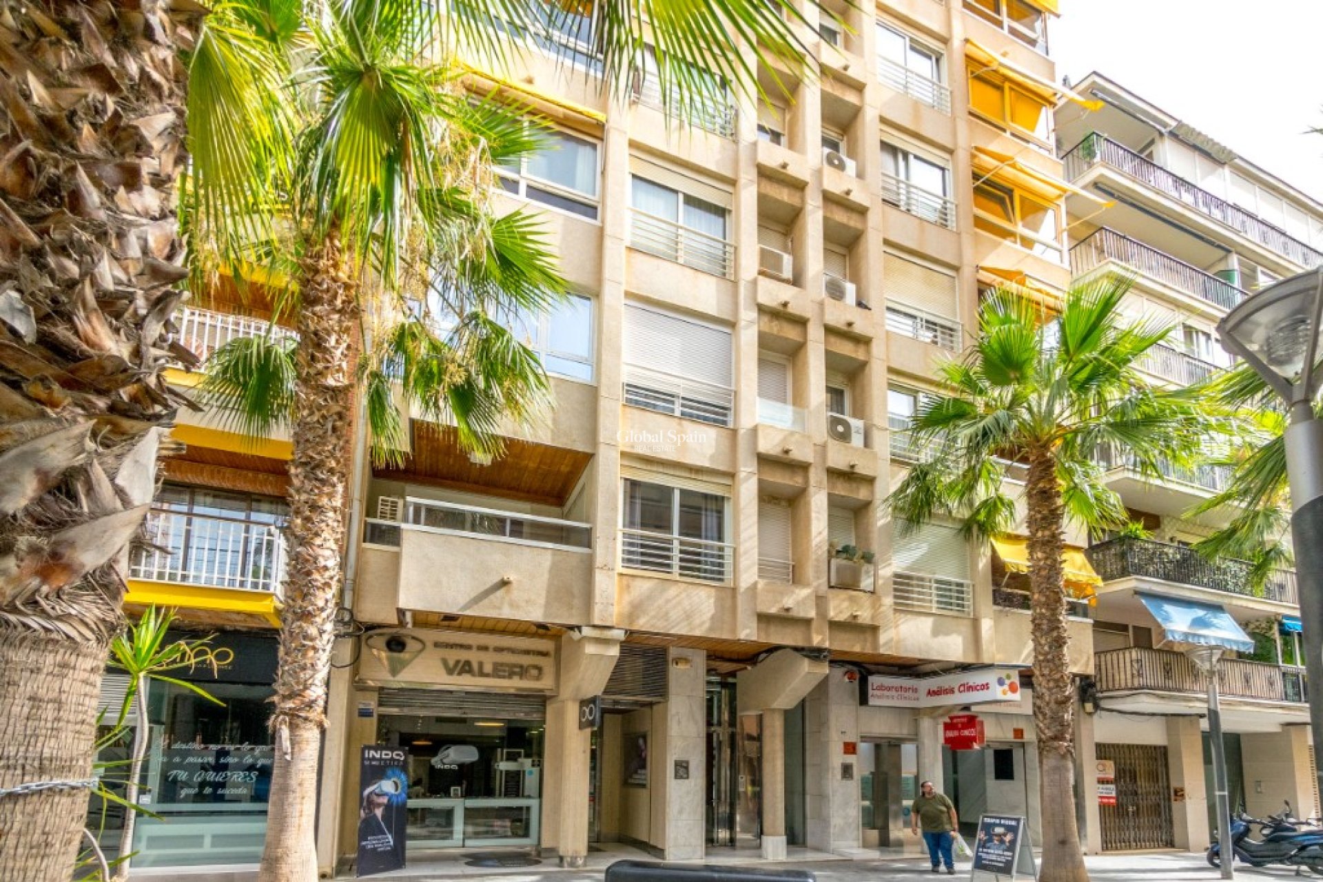 Resale - Apartment -
TORREVIEJA - Torrevieja