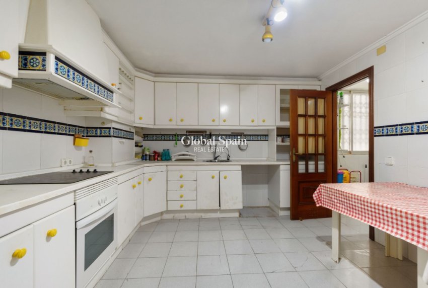 Resale - Apartment -
TORREVIEJA - Torrevieja