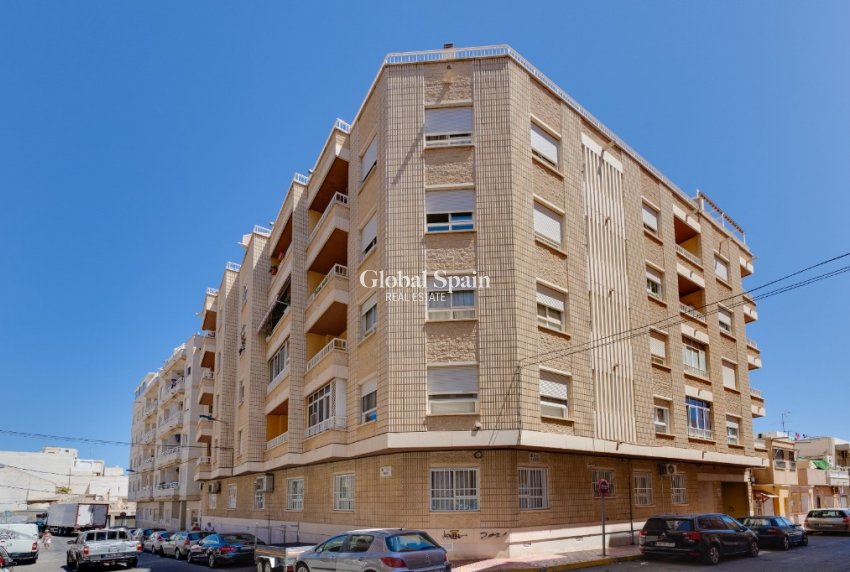 Resale - Apartment -
TORREVIEJA - Torrevieja