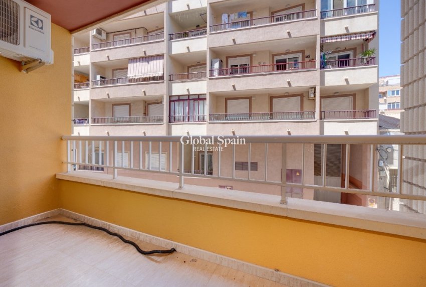 Resale - Apartment -
TORREVIEJA - Torrevieja