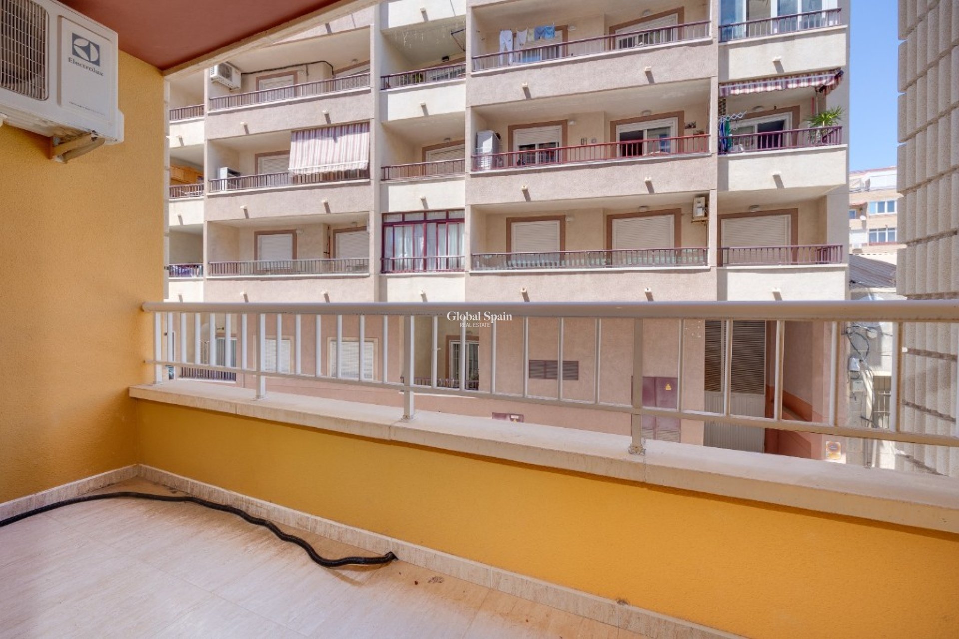 Resale - Apartment -
TORREVIEJA - Torrevieja
