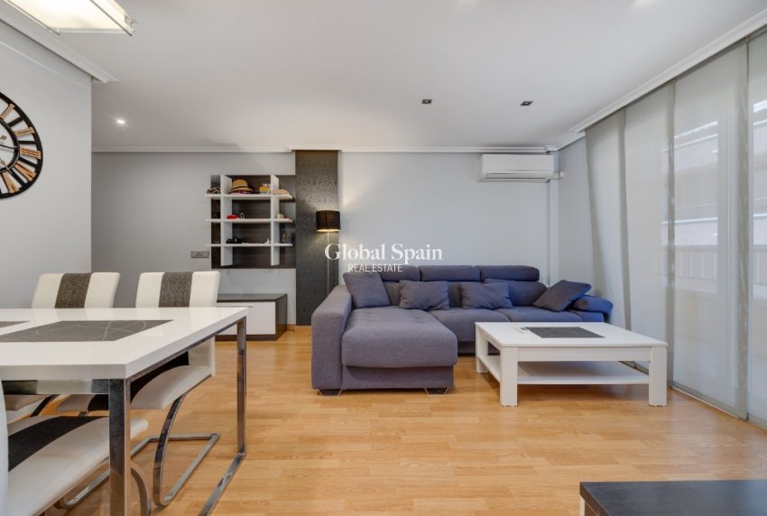 Resale - Apartment -
TORREVIEJA - Torrevieja