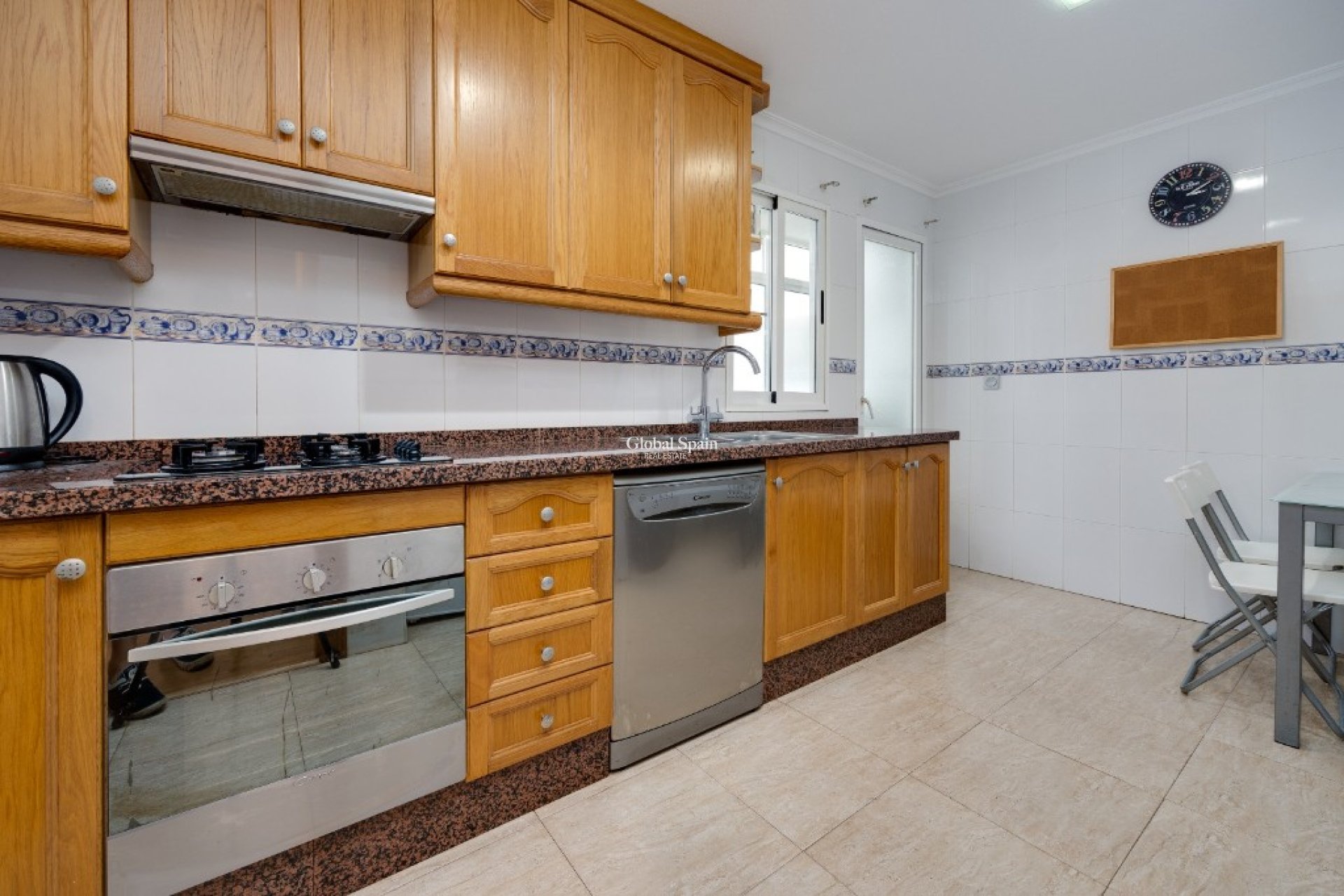 Resale - Apartment -
TORREVIEJA - Torrevieja