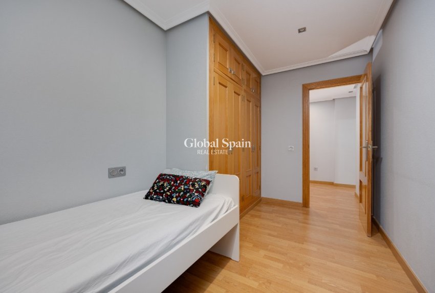 Resale - Apartment -
TORREVIEJA - Torrevieja