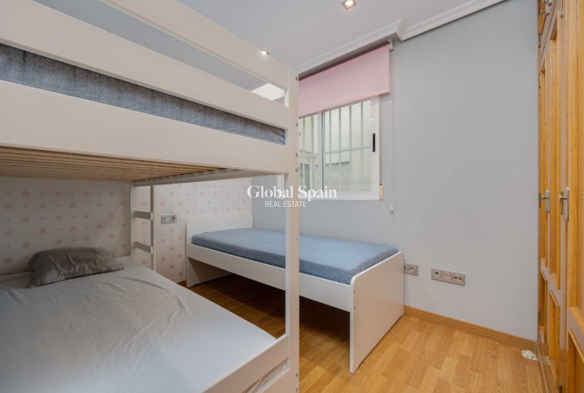 Resale - Apartment -
TORREVIEJA - Torrevieja