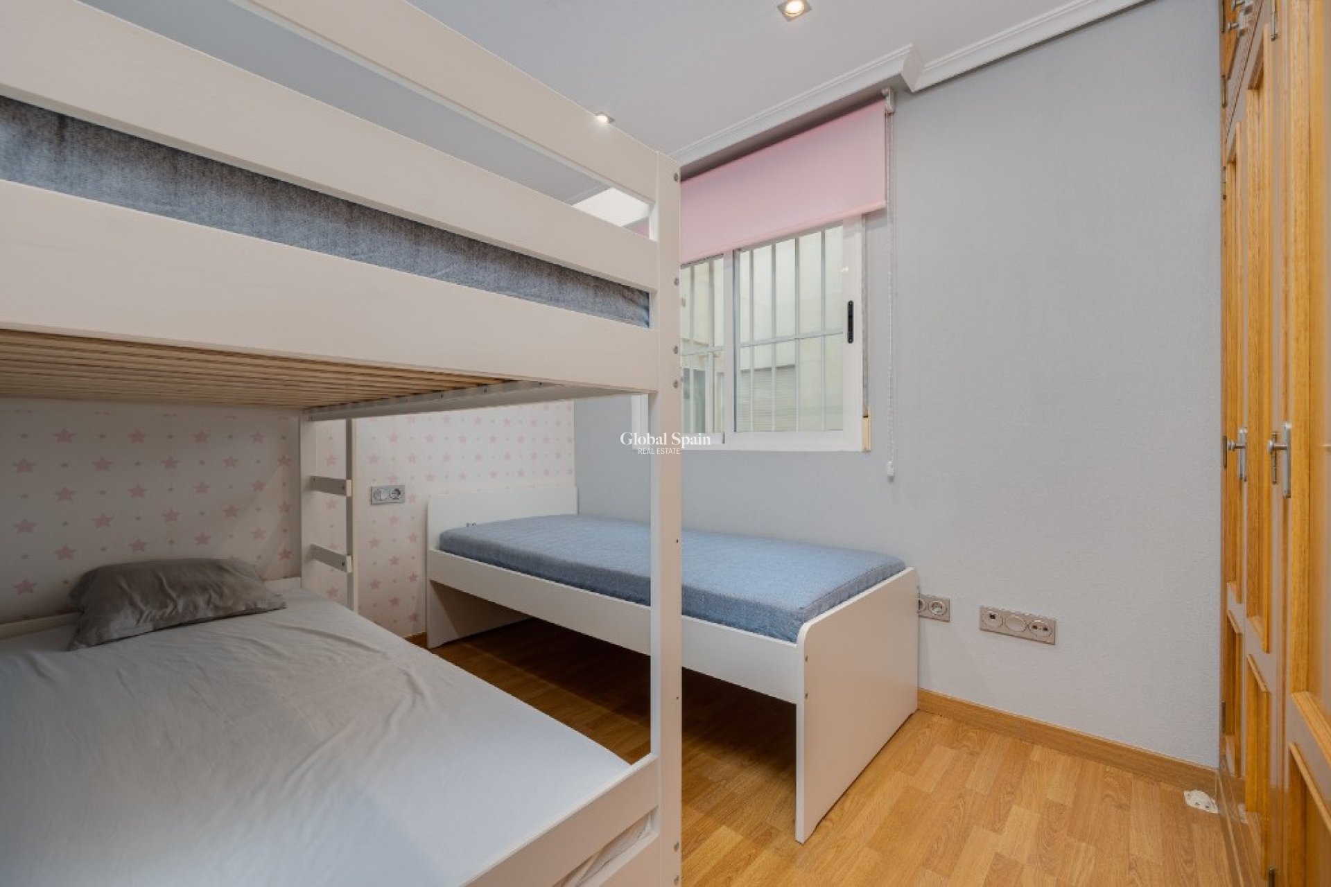 Resale - Apartment -
TORREVIEJA - Torrevieja