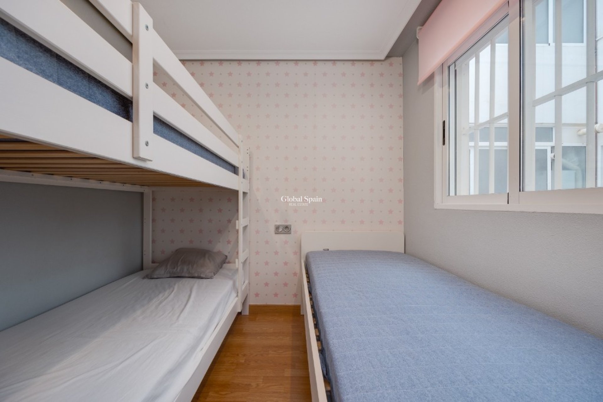 Resale - Apartment -
TORREVIEJA - Torrevieja