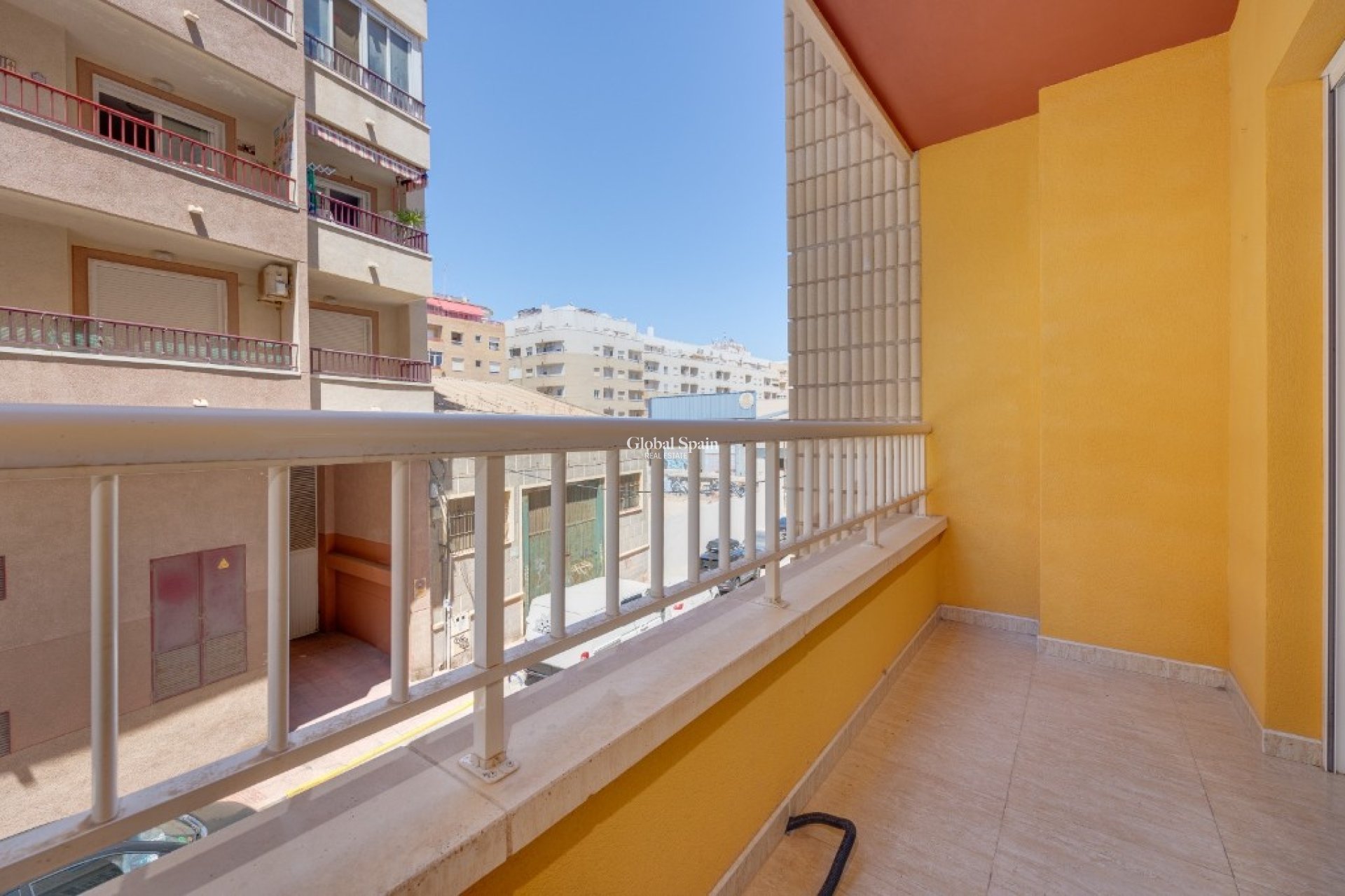 Resale - Apartment -
TORREVIEJA - Torrevieja