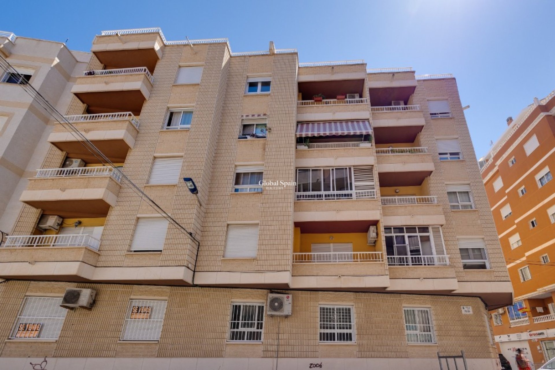 Resale - Apartment -
TORREVIEJA - Torrevieja