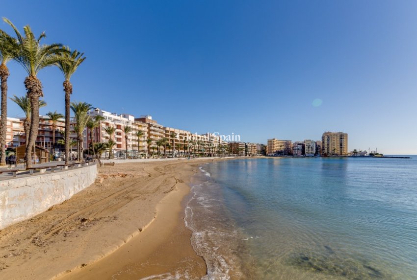 Resale - Apartment -
TORREVIEJA - Torrevieja