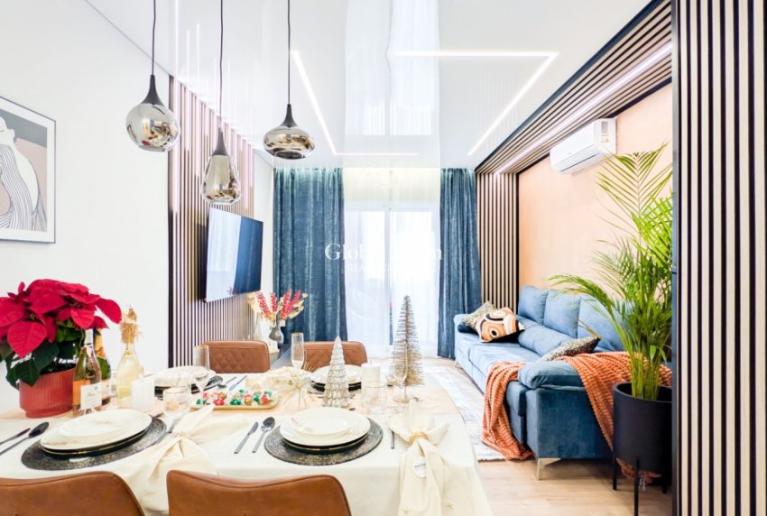 Resale - APARTMENT -
TORREVIEJA - Torrevieja