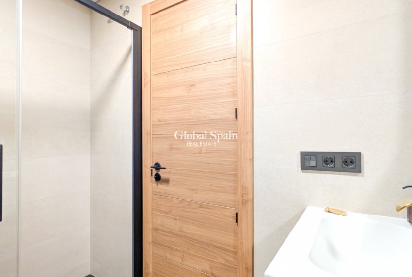 Resale - APARTMENT -
TORREVIEJA - Torrevieja