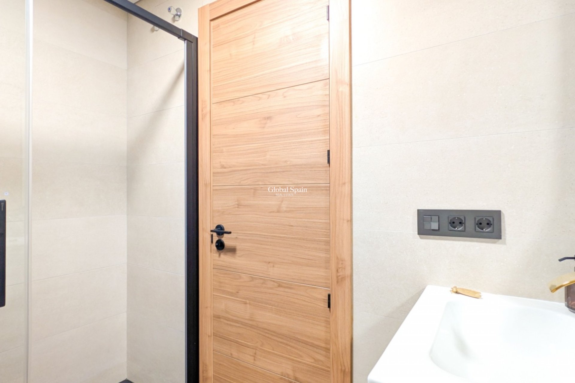 Resale - APARTMENT -
TORREVIEJA - Torrevieja