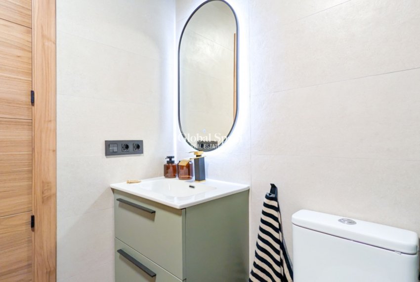 Resale - APARTMENT -
TORREVIEJA - Torrevieja