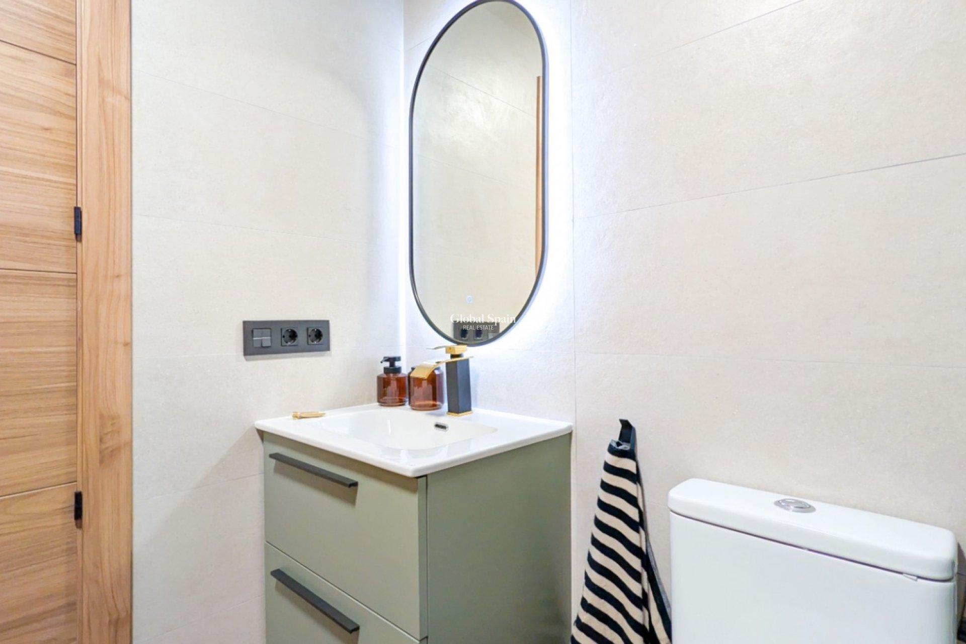 Resale - APARTMENT -
TORREVIEJA - Torrevieja