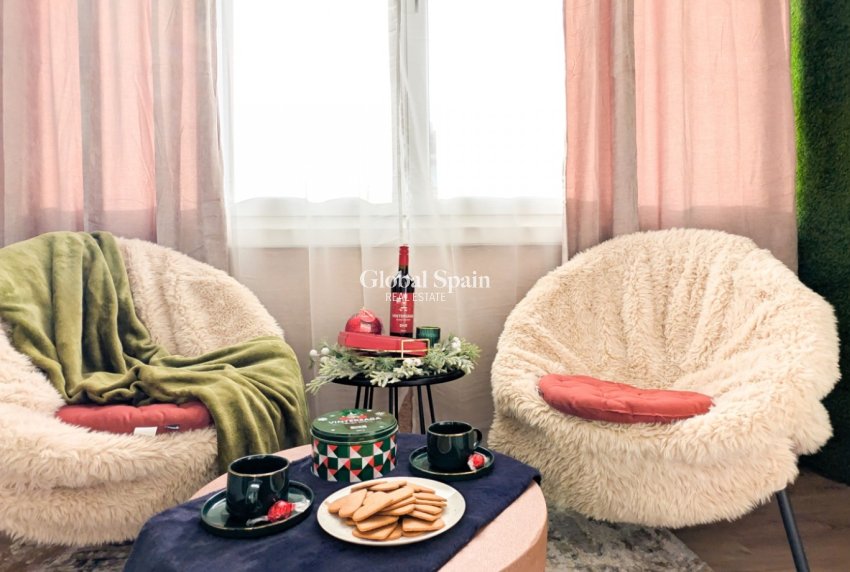 Resale - APARTMENT -
TORREVIEJA - Torrevieja