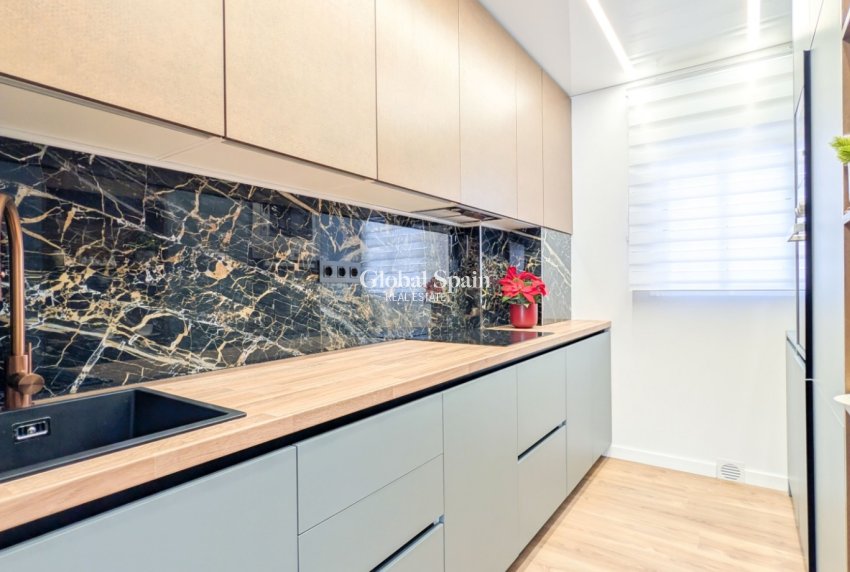 Resale - APARTMENT -
TORREVIEJA - Torrevieja