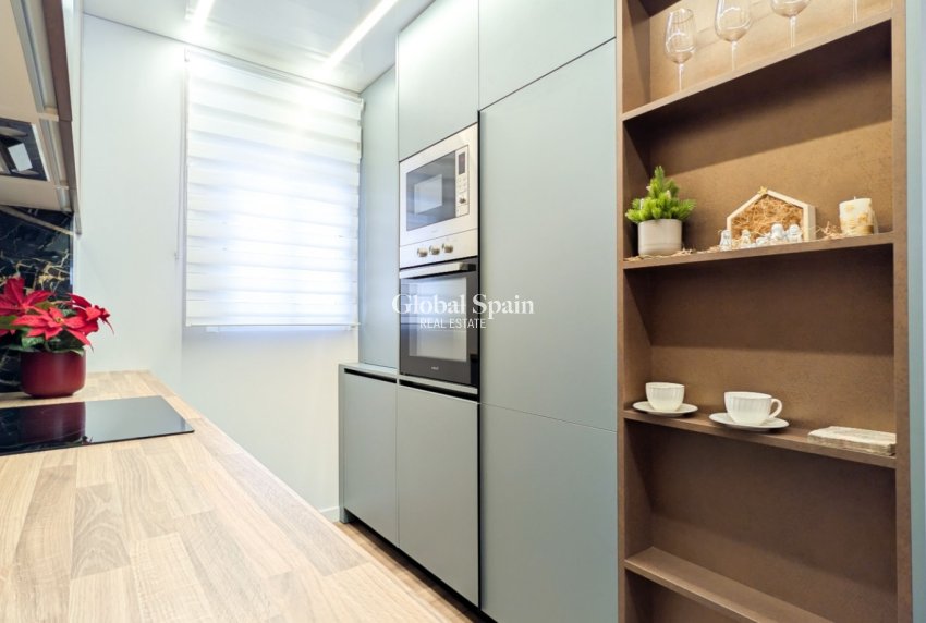 Resale - APARTMENT -
TORREVIEJA - Torrevieja