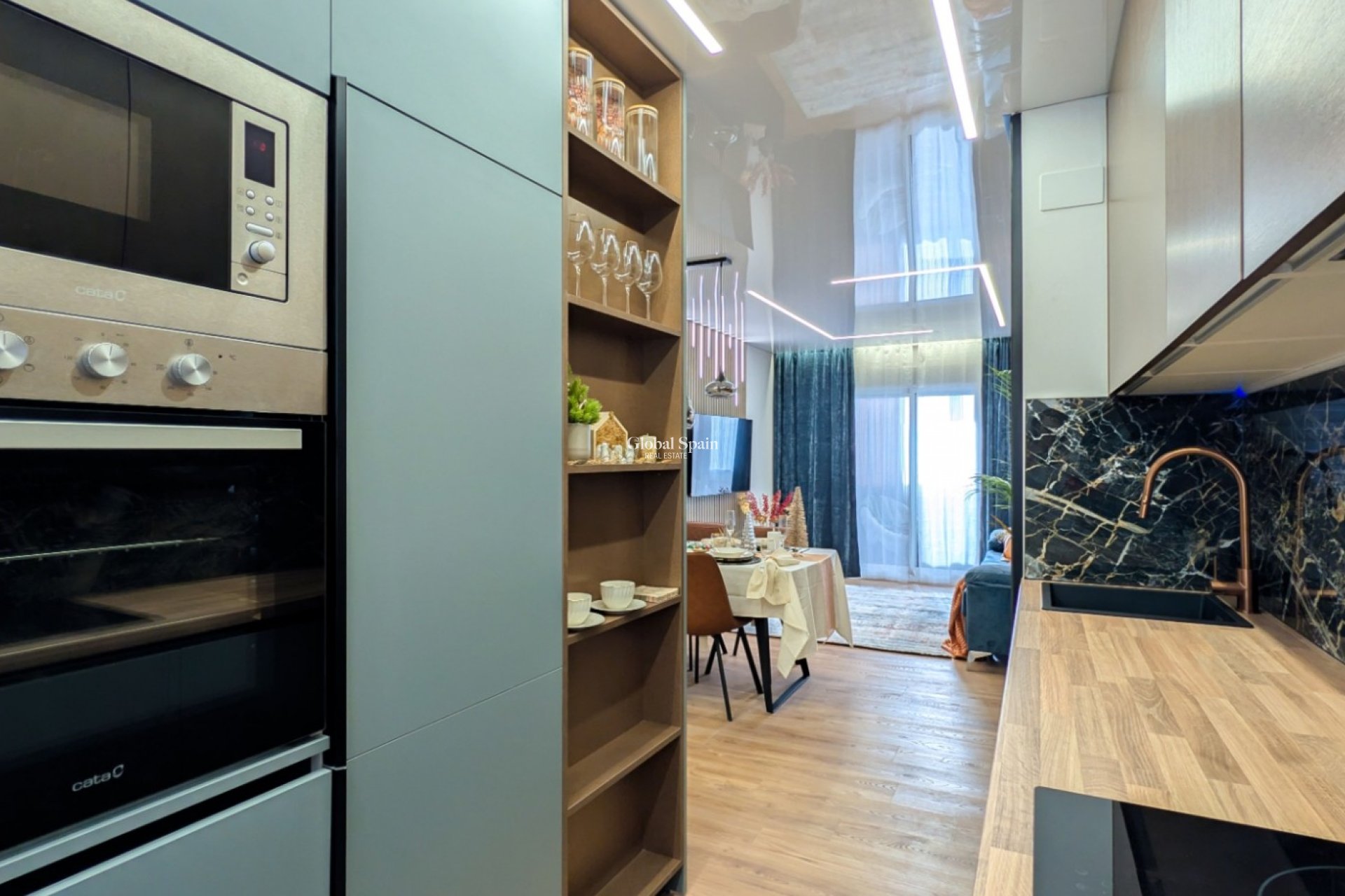 Resale - APARTMENT -
TORREVIEJA - Torrevieja