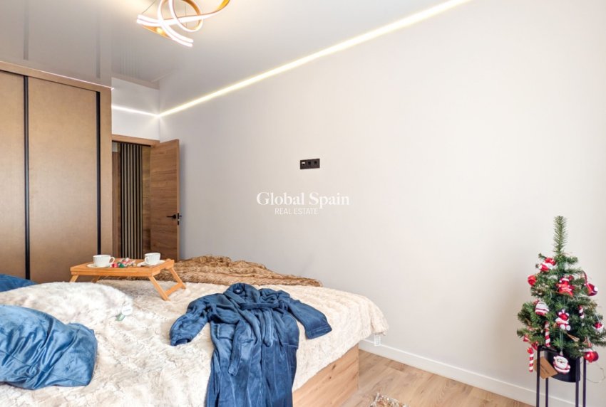 Resale - APARTMENT -
TORREVIEJA - Torrevieja