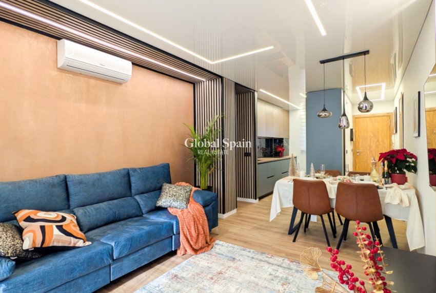 Resale - APARTMENT -
TORREVIEJA - Torrevieja