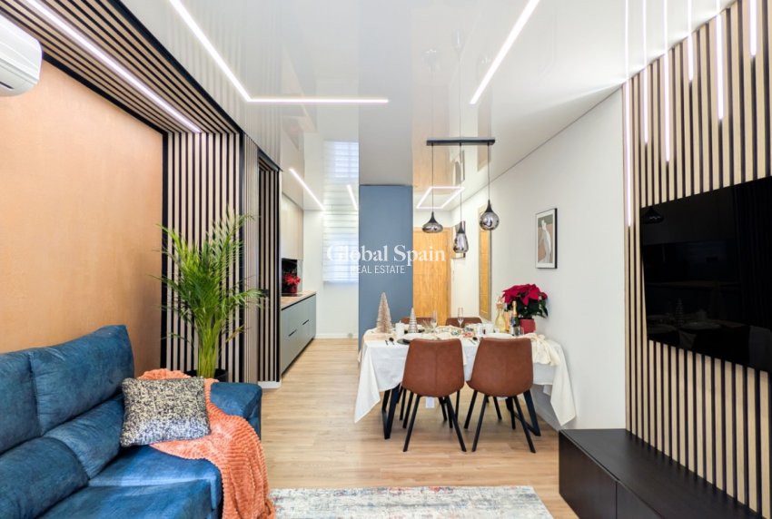 Resale - APARTMENT -
TORREVIEJA - Torrevieja