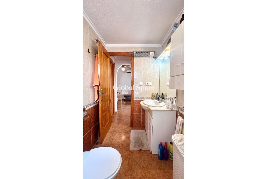 Resale - APARTMENT -
TORREVIEJA - Torrevieja