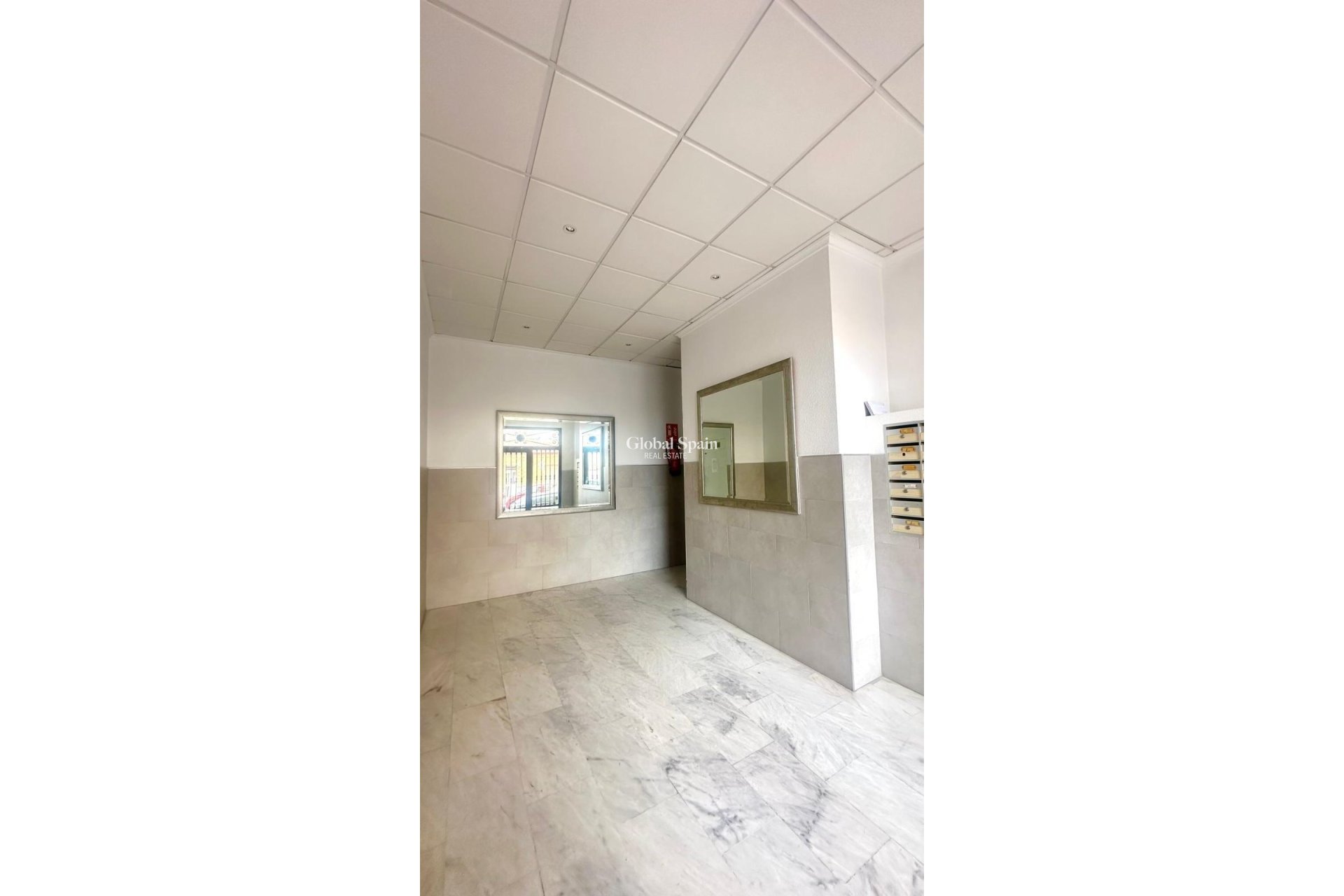 Resale - APARTMENT -
TORREVIEJA - Torrevieja