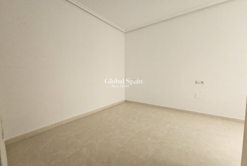 Resale - APARTMENT -
TORREVIEJA - Torrevieja