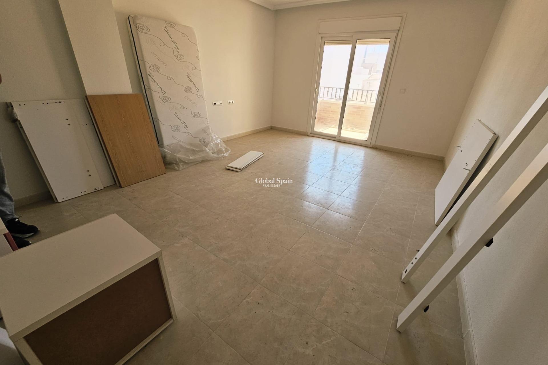 Resale - APARTMENT -
TORREVIEJA - Torrevieja