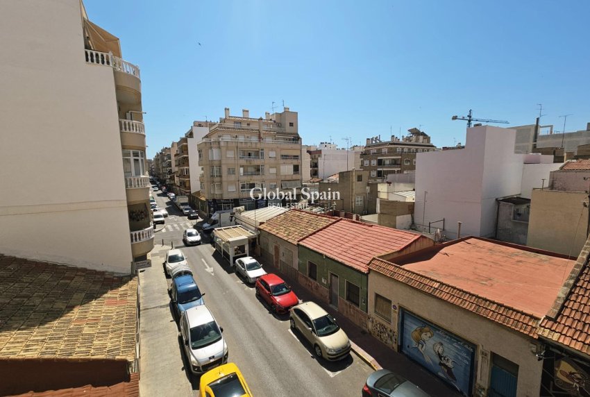 Resale - APARTMENT -
TORREVIEJA - Torrevieja