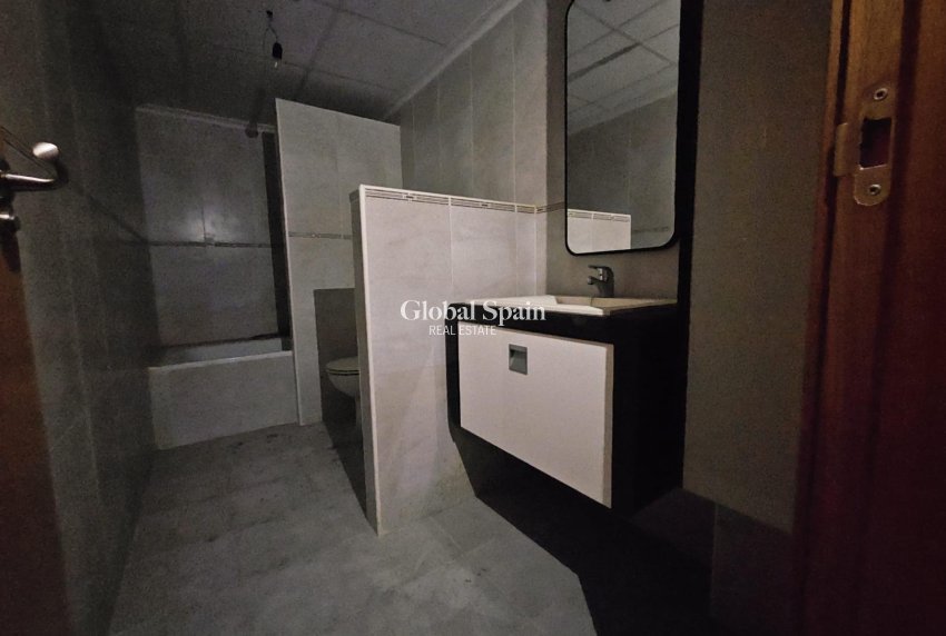 Resale - APARTMENT -
TORREVIEJA - Torrevieja