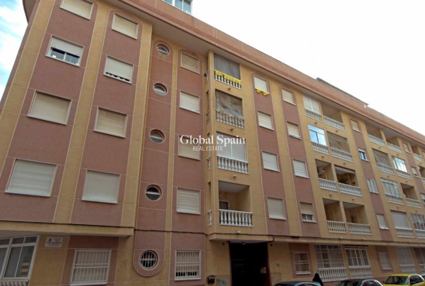 Resale - APARTMENT -
TORREVIEJA - Torrevieja