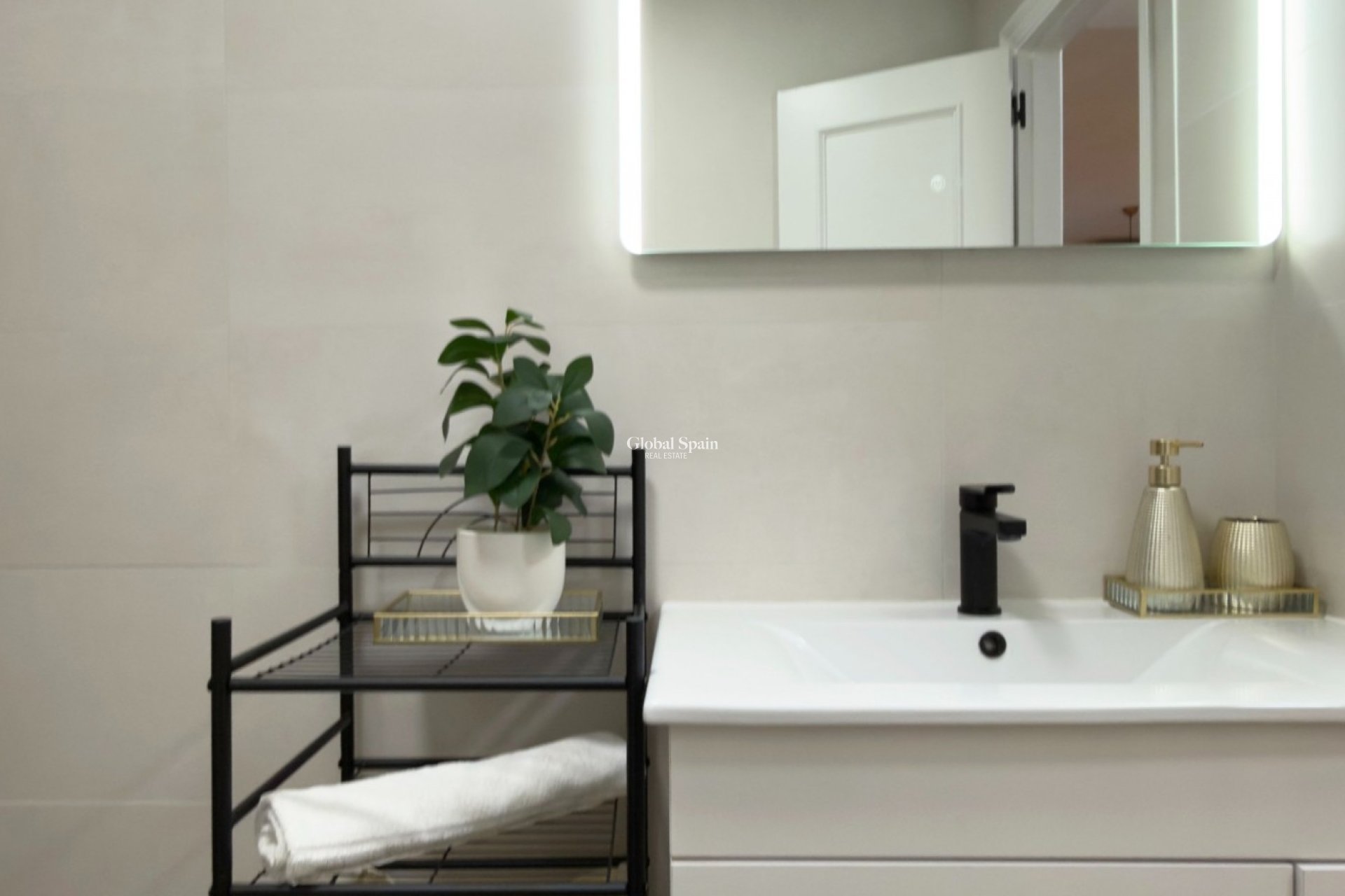 Resale - APARTMENT -
TORREVIEJA - Torrevieja