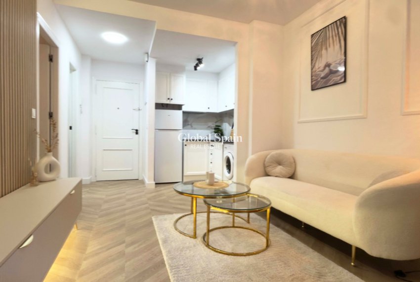 Resale - APARTMENT -
TORREVIEJA - Torrevieja