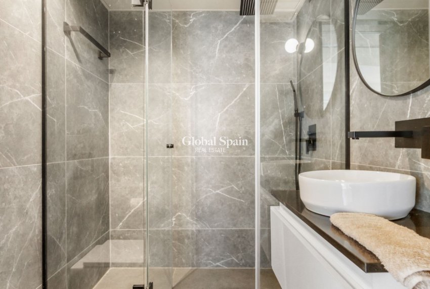 Resale - APARTMENT -
TORREVIEJA - Torrevieja