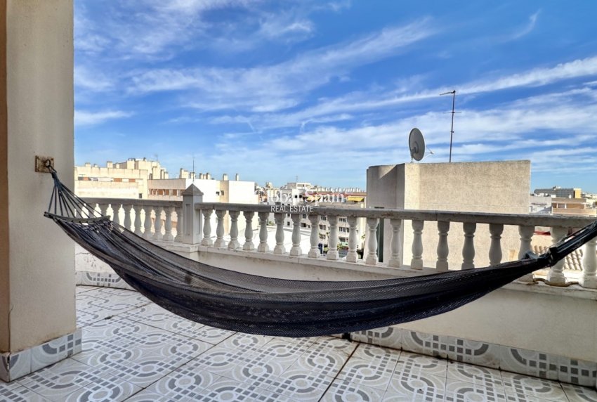 Resale - APARTMENT -
TORREVIEJA - Torrevieja