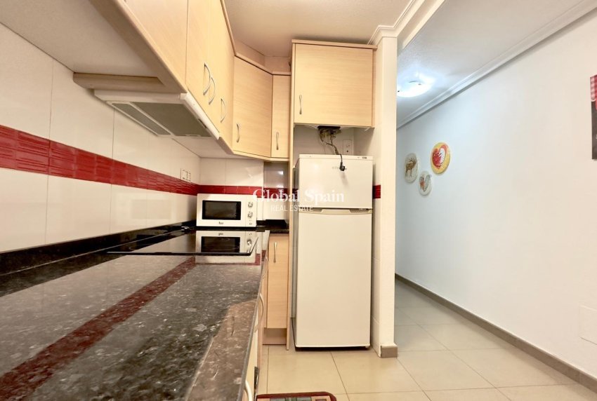 Resale - APARTMENT -
TORREVIEJA - Torrevieja