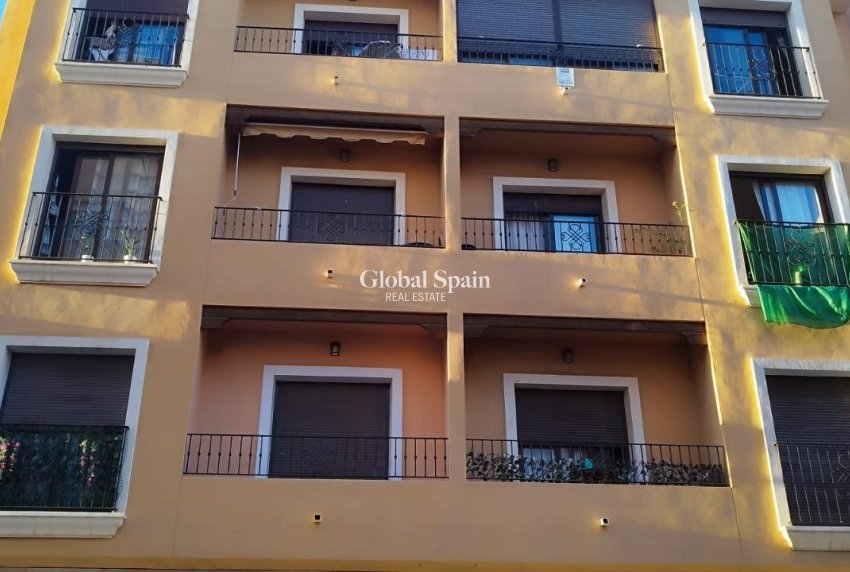 Resale - APARTMENT -
TORREVIEJA - Torrevieja