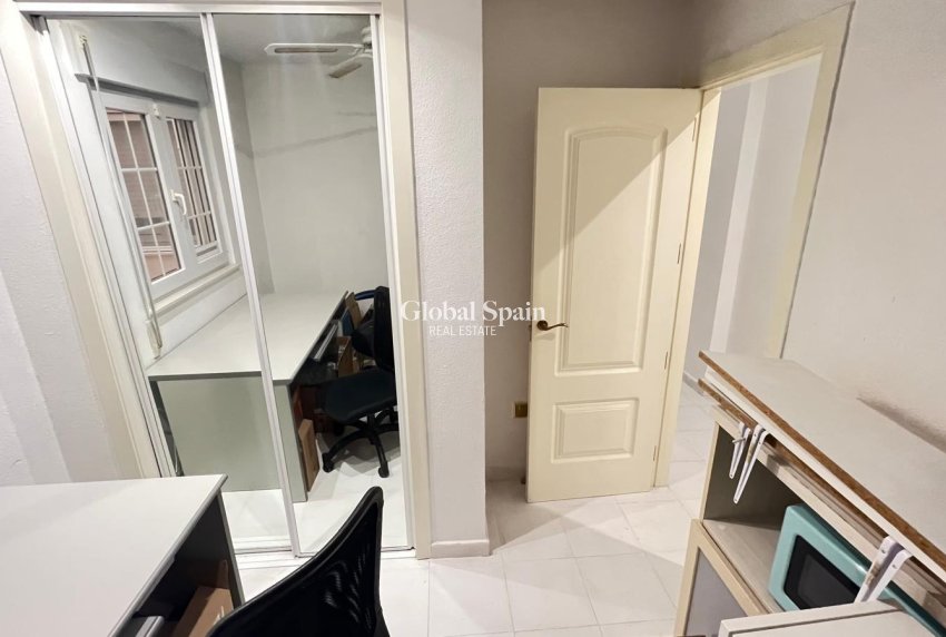 Resale - APARTMENT -
TORREVIEJA - Torrevieja