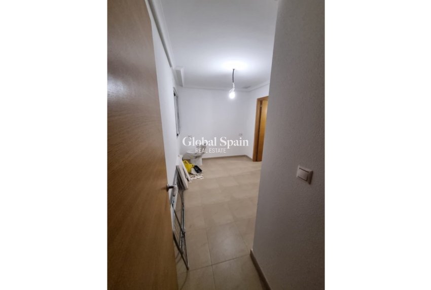 Resale - APARTMENT -
TORREVIEJA - Torrevieja