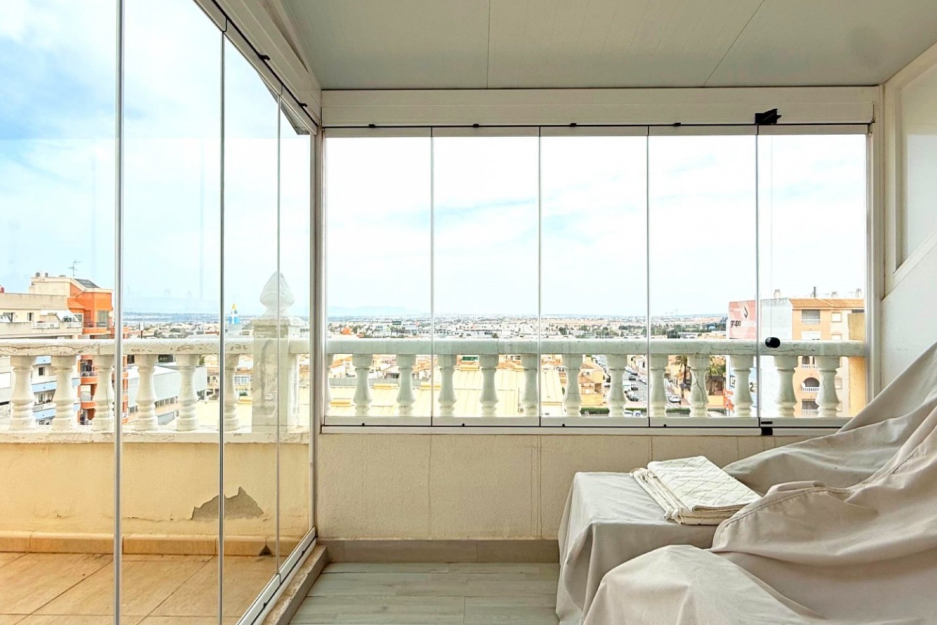 Resale - APARTMENT -
TORREVIEJA - Torrevieja